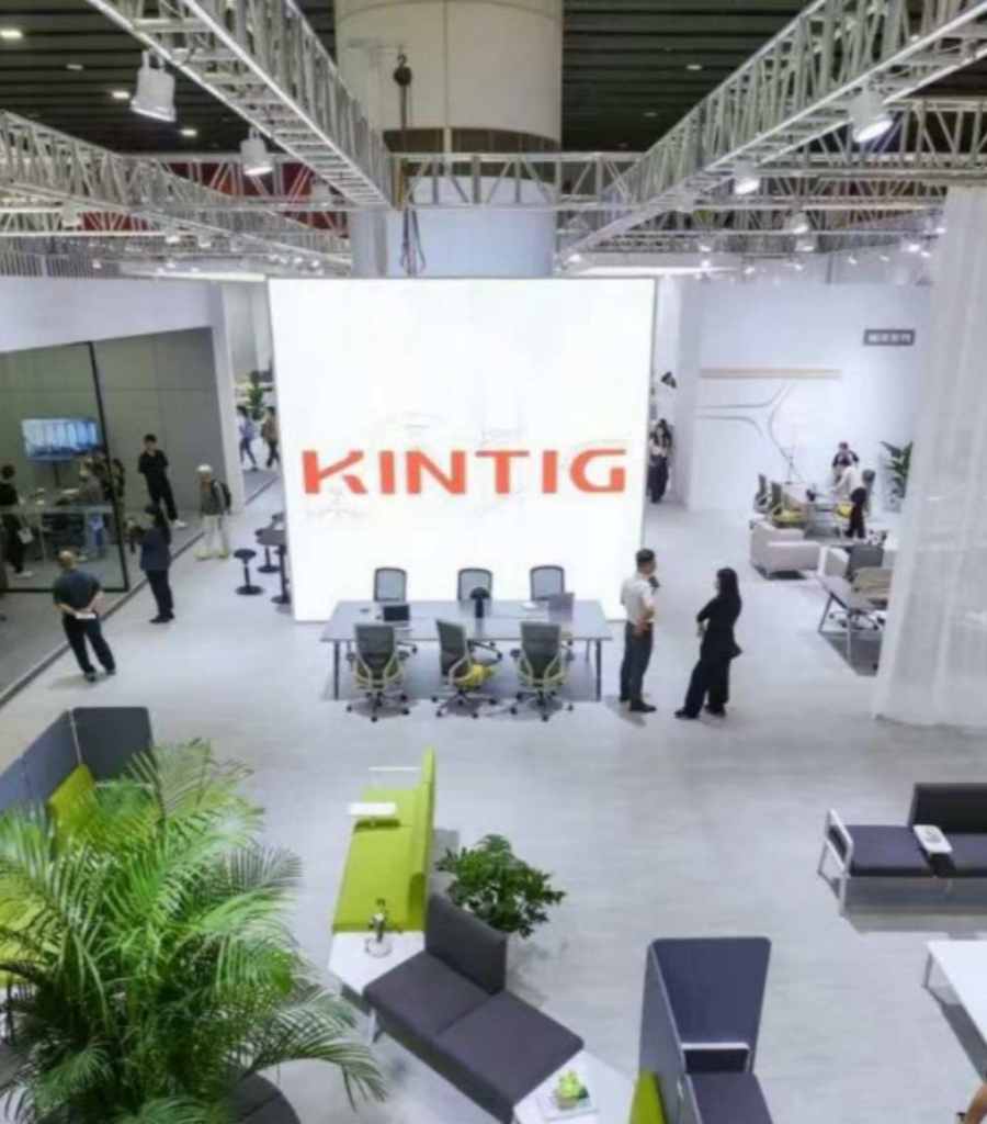 2025年京泰家具在广州家博会的沉浸式展厅